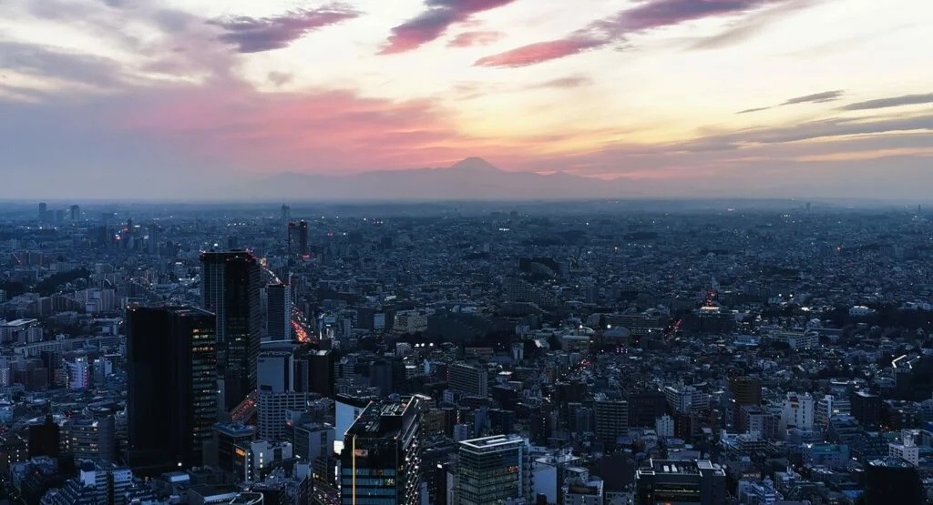 Vue panoramique de Tokyo avec le Mont Fuji au coucher du soleil